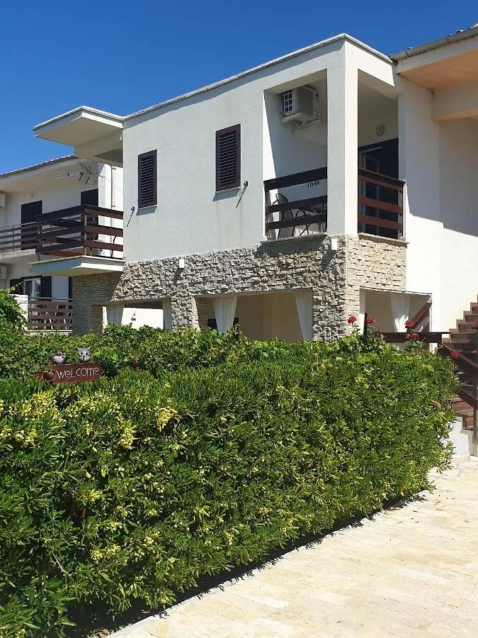 Apartments And Rooms Iva Pag Town